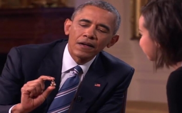 Tổng thống Obama thường mang theo tượng Phật